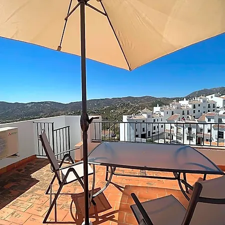 Cd-2063 Three Bedroom With Roof Terrace